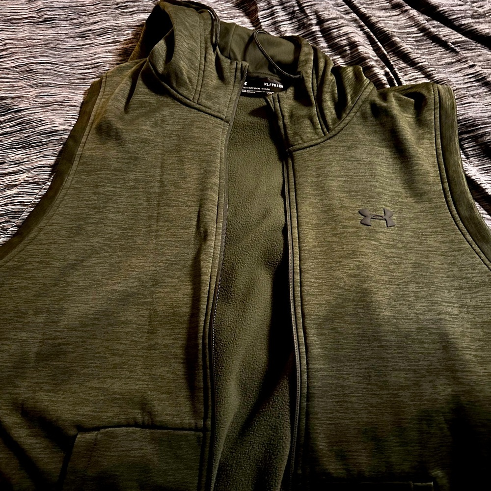 Men’s XL Under Armour performance vest